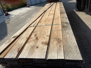 Ca. 84x Douglas Wisselsponning, 18x190mm, lengte 500cm
